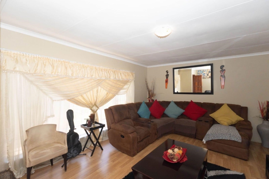 3 Bedroom Property for Sale in Pellissier Free State